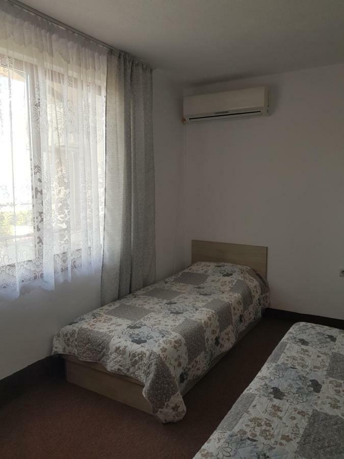 Guest Rooms Radost 발치크 외부 사진